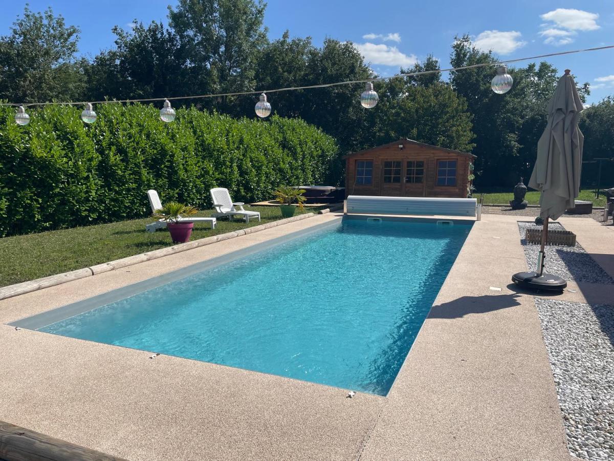 Le Double C Bed & Breakfast Saint-Victor-de-Morestel Eksteriør bilde