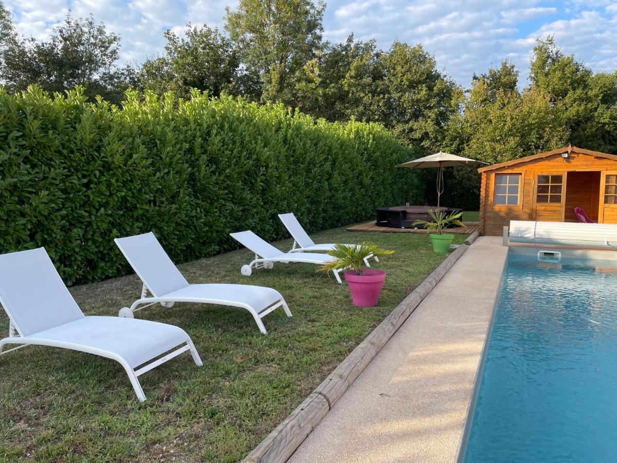 Le Double C Bed & Breakfast Saint-Victor-de-Morestel Eksteriør bilde