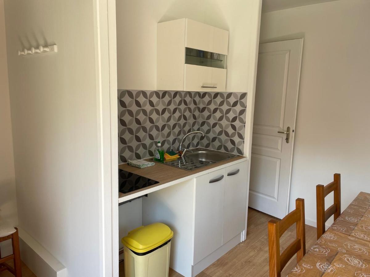 Le Double C Bed & Breakfast Saint-Victor-de-Morestel Eksteriør bilde